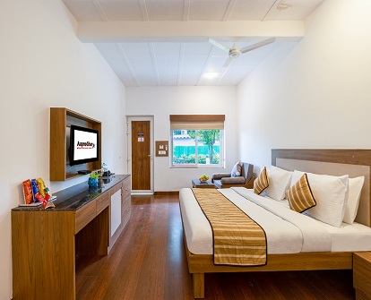 Luxury-Room-with-Shower-Glass-Partition