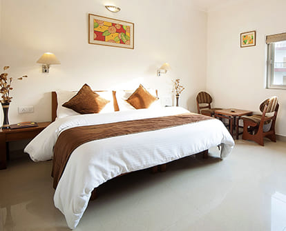 Luxury-Room-with-Shower-Glass-Partition